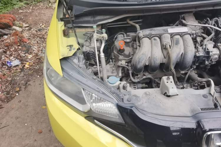 Used Honda Fit 2014 1.5L EX CVT Elite Model Engine Bay Right