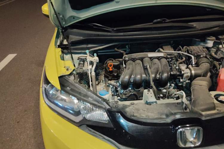 Used Honda Fit 2014 1.5L SE CVT Fashion Model Engine Bay Right