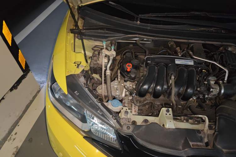 Used Honda Fit 2014 1.5L LX CVT Comfort Model Engine Bay Right