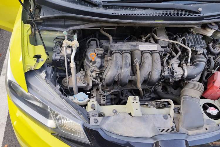 Used Honda Fit 2014 1.5L LX CVT Comfort Model Engine Bay Right