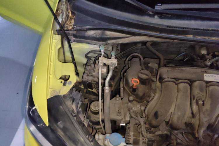 Used Honda Fit 2014 1.5L EX CVT Elite Model Engine Bay Right