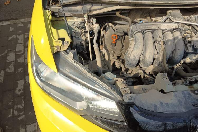 Used Honda Fit 2014 1.5L LX CVT Comfort Model Engine Bay Right