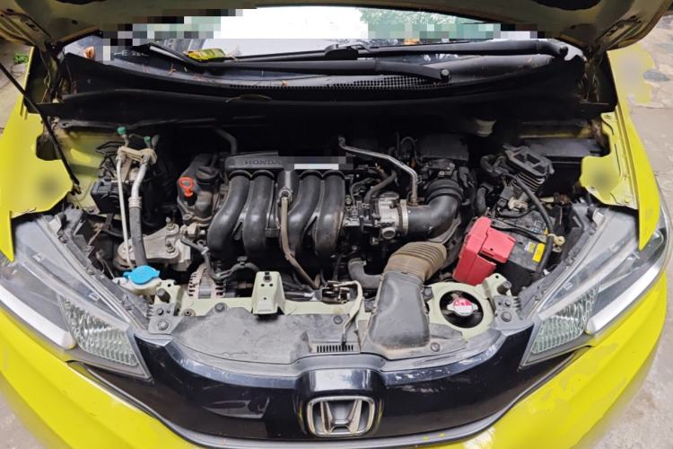 Used Honda Fit 2014 1.5L SE CVT Fashion Model Engine Bay