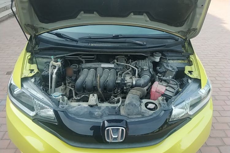 Used Honda Fit 2014 1.5L SE CVT Fashion Model Engine Bay