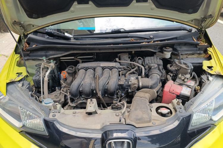 Used Honda Fit 2014 1.5L SE CVT Fashion Model Engine Bay