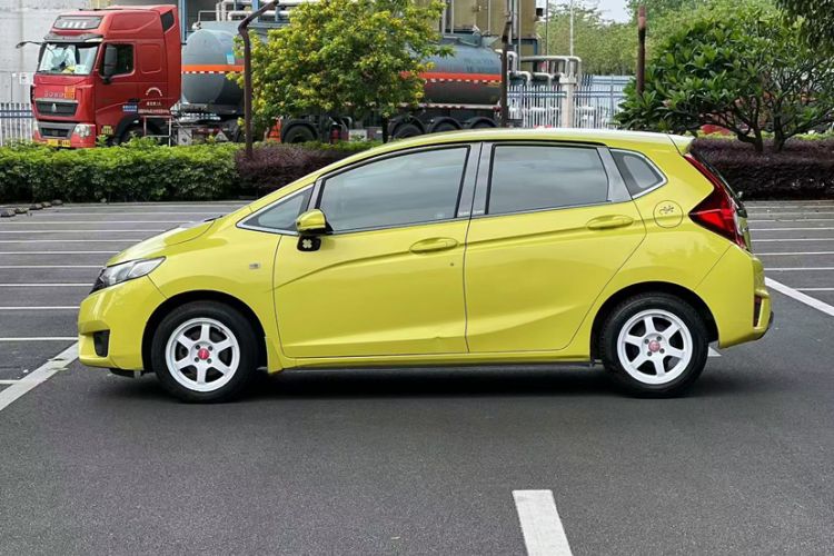 Used Honda Fit 2014 1.5L LX CVT Comfort Model Exterior 2