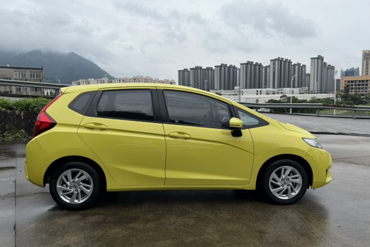 Used Honda Fit 2014 1.5L SE CVT Fashion Model Exterior 3