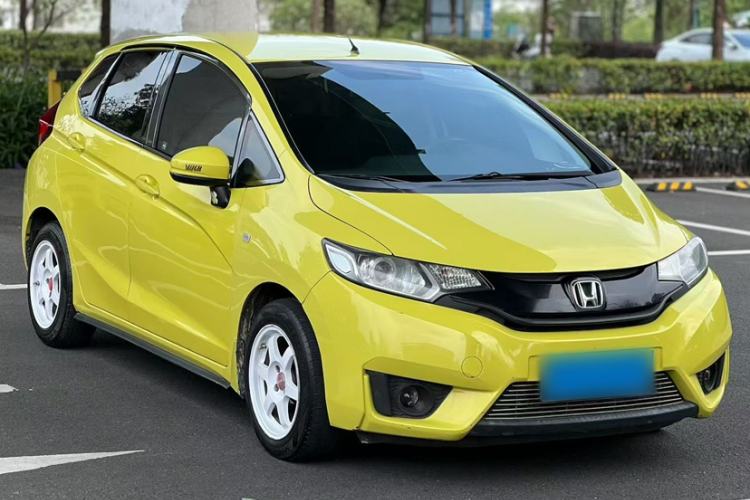 Used Honda Fit 2014 1.5L LX CVT Comfort Model Exterior 4
