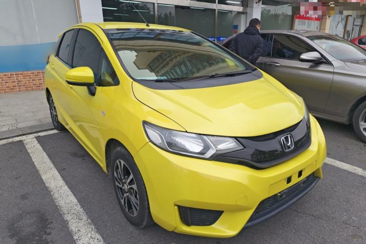 Used Honda Fit 2014 1.5L LX CVT Comfort Model Front Right 45 Deg