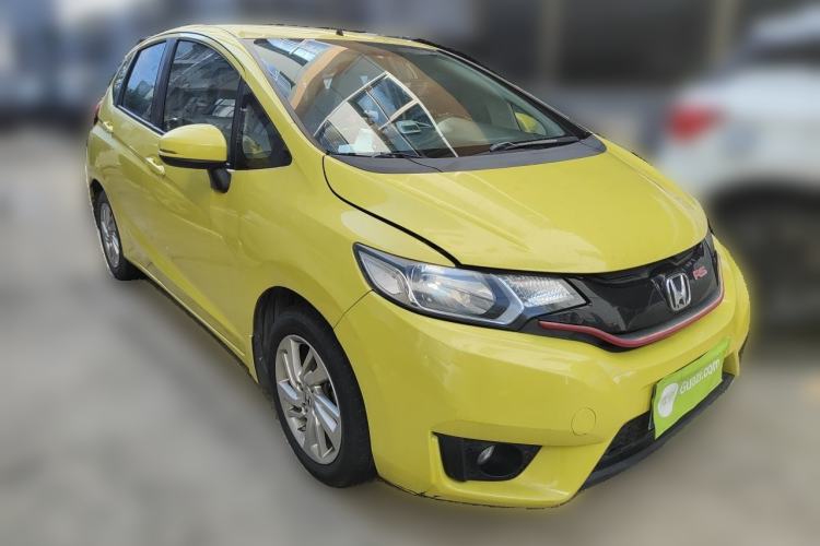 Used Honda Fit 2014 1.5L SE CVT Fashion Model Front Right 45 Deg