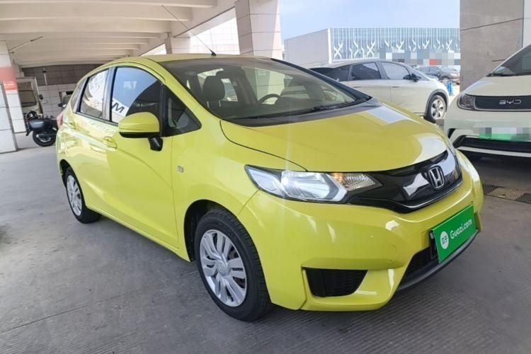 Used Honda Fit 2014 1.5L LX CVT Comfort Model Front Right 45 Deg