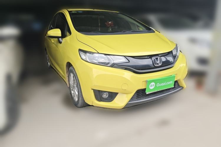 Used Honda Fit 2014 1.5L SE CVT Fashion Model Front Right 45 Deg