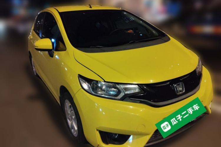 Used Honda Fit 2014 1.5L SE CVT Fashion Model Front Right 45 Deg