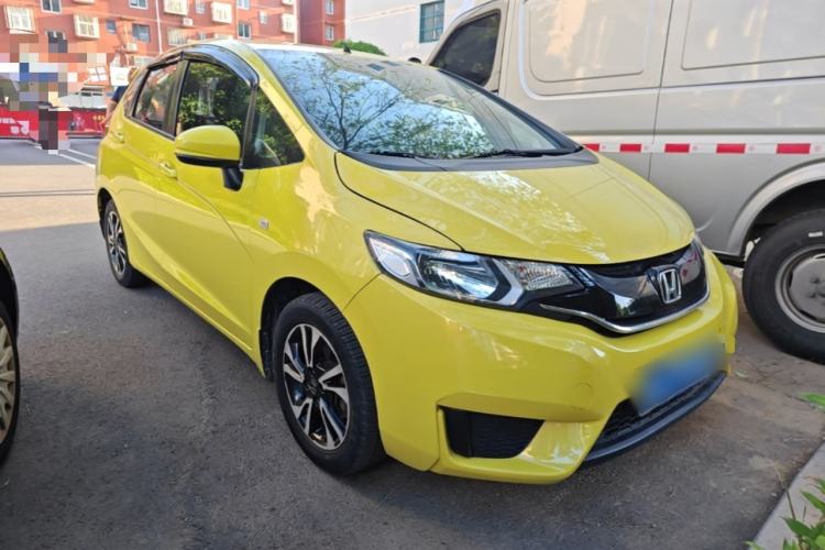 Used Honda Fit 2014 1.5L LX CVT Comfort Model Front Right 45 Deg