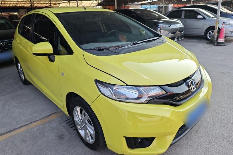 Used Honda Fit 2014 1.5L LX CVT Comfort Model Front Right 45 Deg