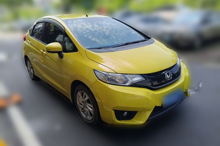 Used Honda Fit 2014 1.5L SE CVT Fashion Model Front Right 45 Deg