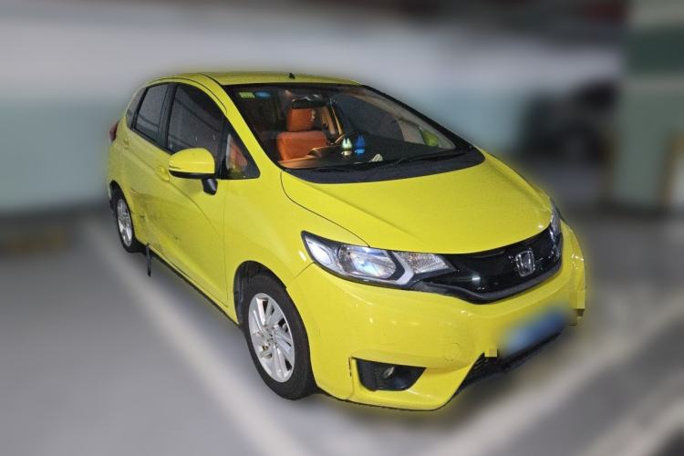 Used Honda Fit 2014 1.5L SE CVT Fashion Model Front Right 45 Deg