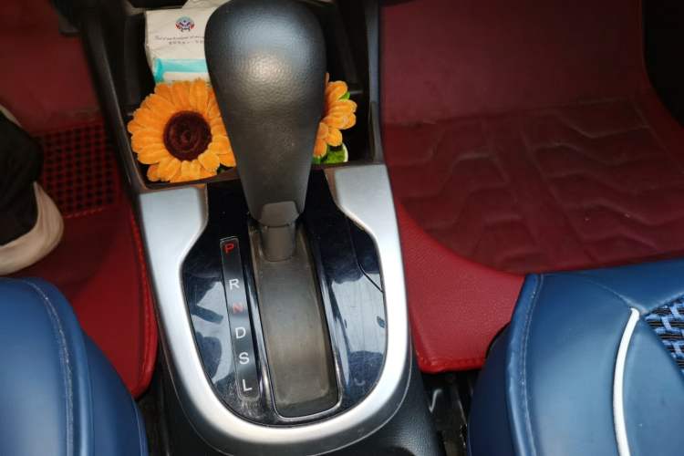 Used Honda Fit 2014 1.5L SE CVT Fashion Model Gear Lever