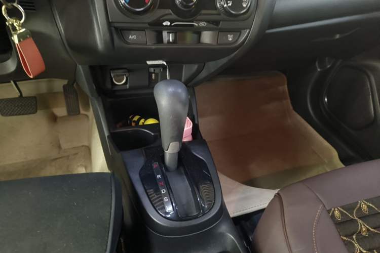 Used Honda Fit 2014 1.5L LX CVT Comfort Model Gear Lever