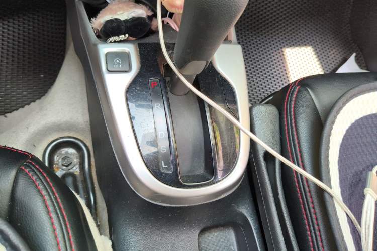 Used Honda Fit 2014 1.5L EXLI CVT Leading Model Gear Lever