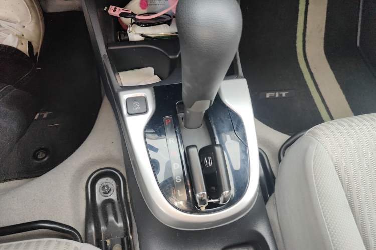 Used Honda Fit 2014 1.5L EXLI CVT Leading Model Gear Lever