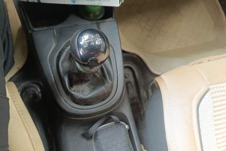 Used Honda Fit 2014 1.5L LX Manual Comfort Model Gear Lever