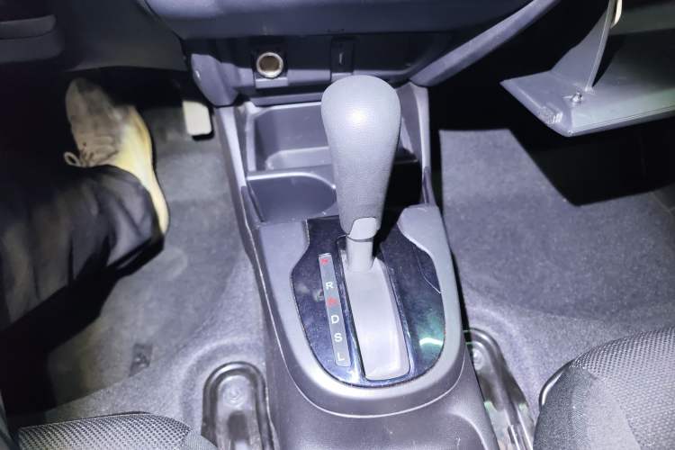 Used Honda Fit 2014 1.5L LX CVT Comfort Model Gear Lever