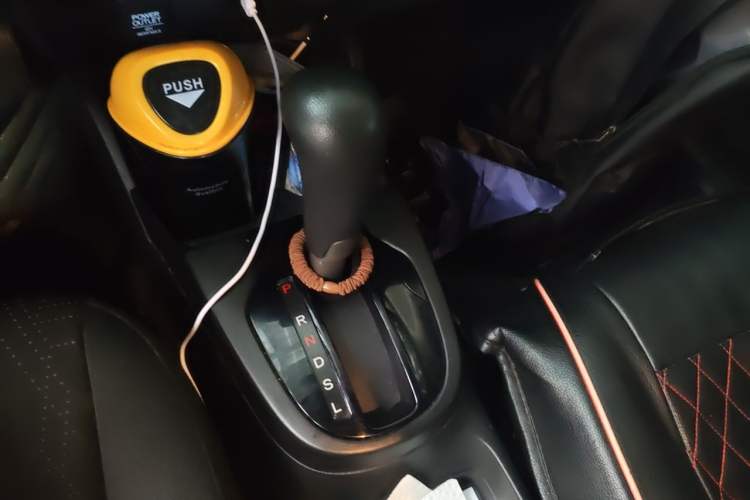 Used Honda Fit 2014 1.5L LX CVT Comfort Model Gear Lever