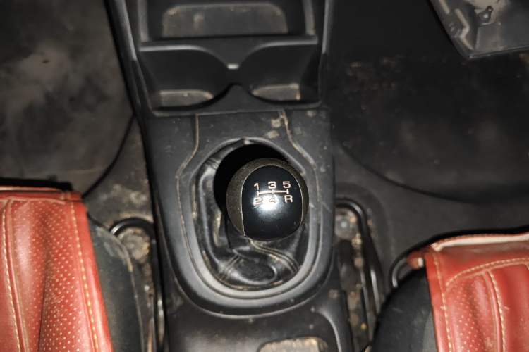 Used Honda Fit 2014 1.5L LX Manual Comfort Model Gear Lever