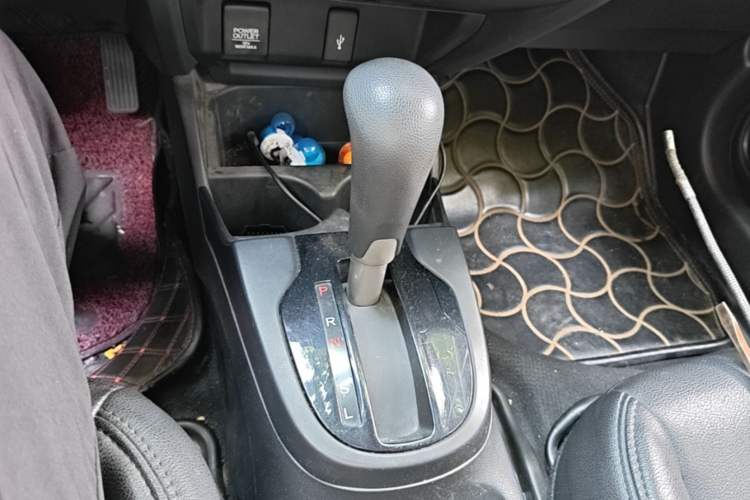 Used Honda Fit 2014 1.5L LX CVT Comfort Model Gear Lever