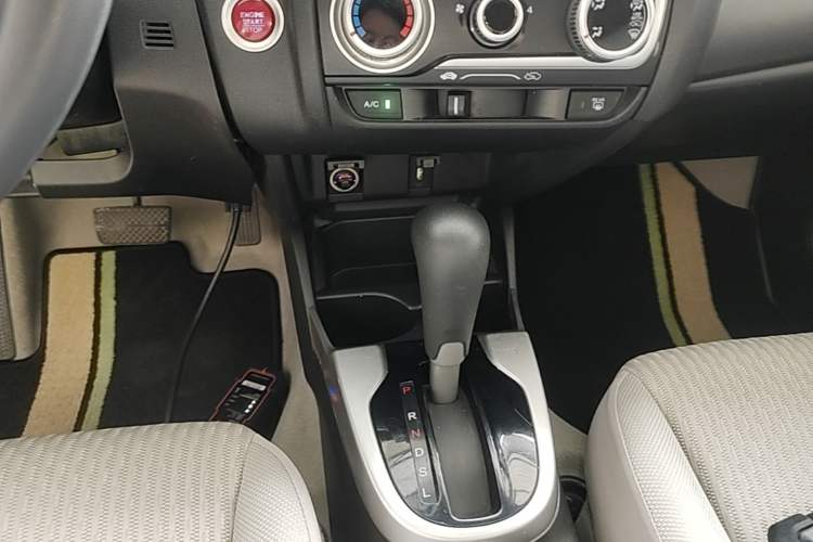 Used Honda Fit 2014 1.5L EX CVT Elite Model Gear Lever