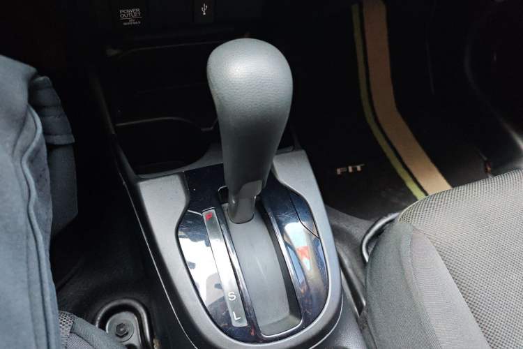 Used Honda Fit 2014 1.5L LX CVT Comfort Model Gear Lever