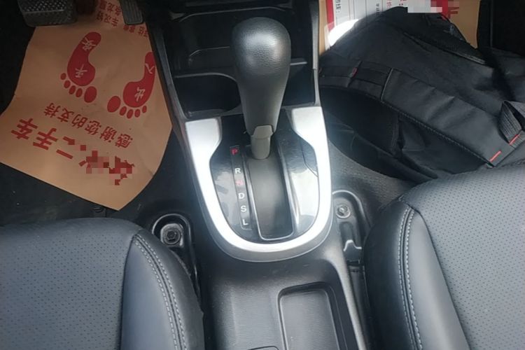 Used Honda Fit 2014 1.5L SE CVT Fashion Model Gear Lever