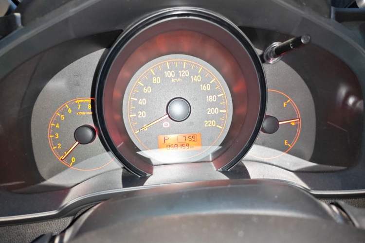 Used Honda Fit 2014 1.5L SE CVT Fashion Model Instrument Cluster