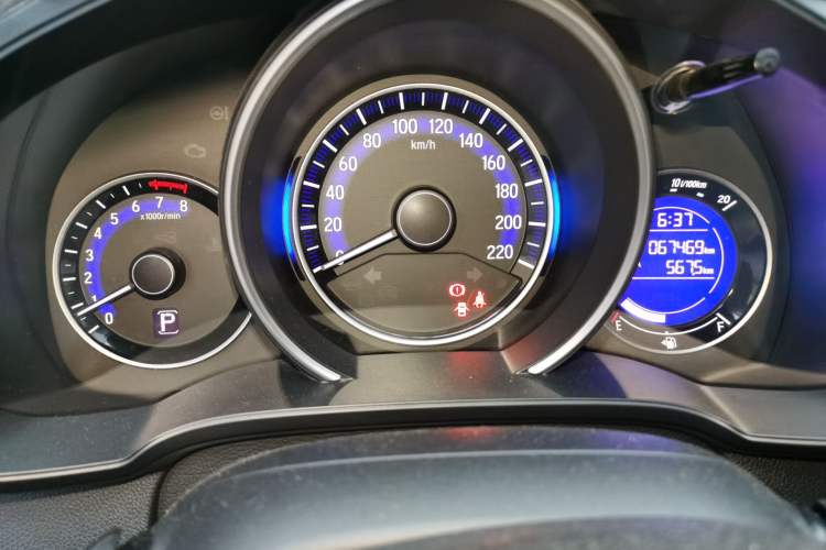 Used Honda Fit 2014 1.5L SE CVT Fashion Model Instrument Cluster