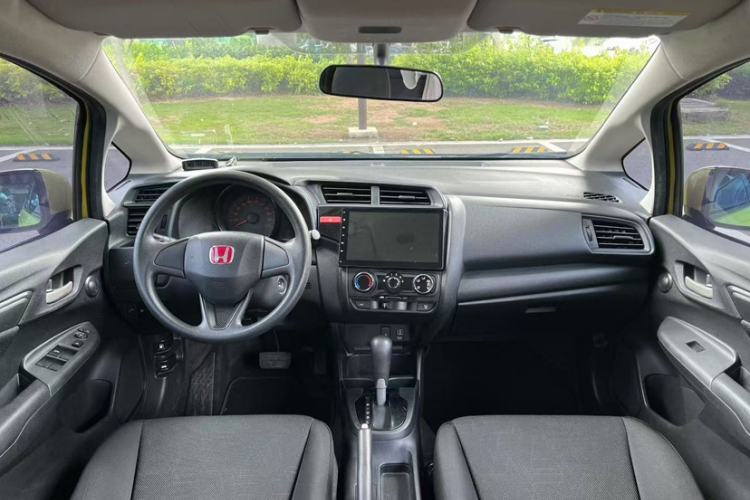 Used Honda Fit 2014 1.5L LX CVT Comfort Model Interior 3