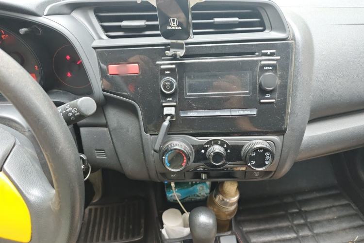 Used Honda Fit 2014 1.5L LX CVT Comfort Model Interior 7