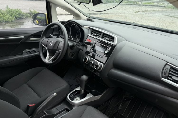 Used Honda Fit 2014 1.5L SE CVT Fashion Model Interior 7