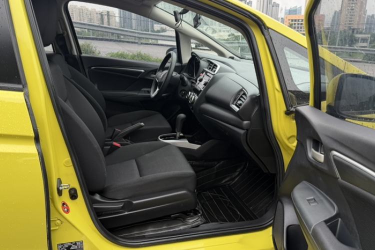 Used Honda Fit 2014 1.5L SE CVT Fashion Model Interior 8