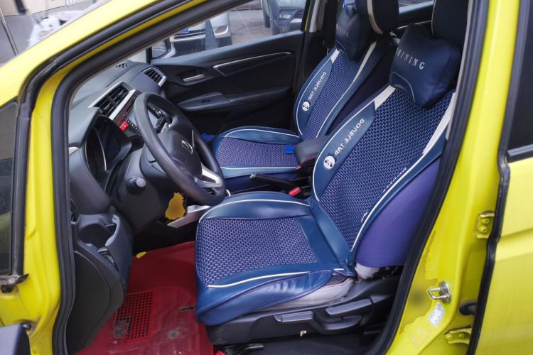 Used Honda Fit 2014 1.5L SE CVT Fashion Model Left Front Seat