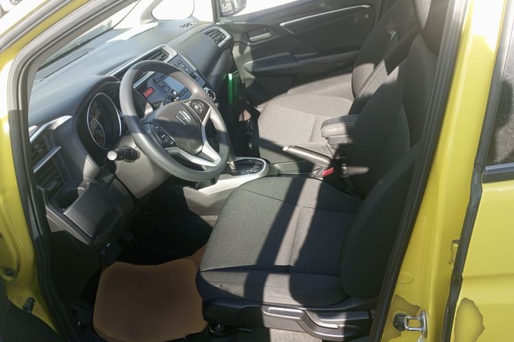 Used Honda Fit 2014 1.5L SE CVT Fashion Model Left Front Seat