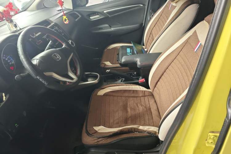 Used Honda Fit 2014 1.5L SE CVT Fashion Model Left Front Seat
