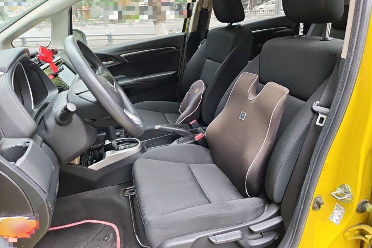 Used Honda Fit 2014 1.5L SE CVT Fashion Model Left Front Seat