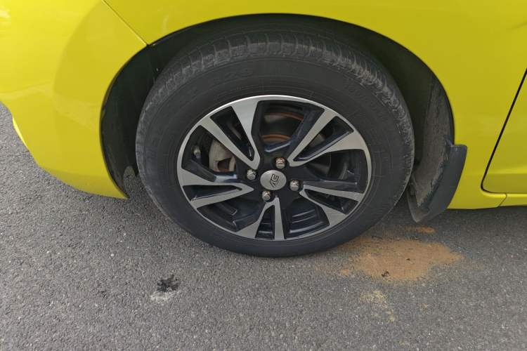 Used Honda Fit 2014 1.5L LX CVT Comfort Model Left Front Wheel Hub