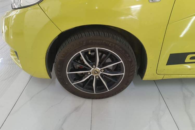 Used Honda Fit 2014 1.5L LX CVT Comfort Model Left Front Wheel Hub