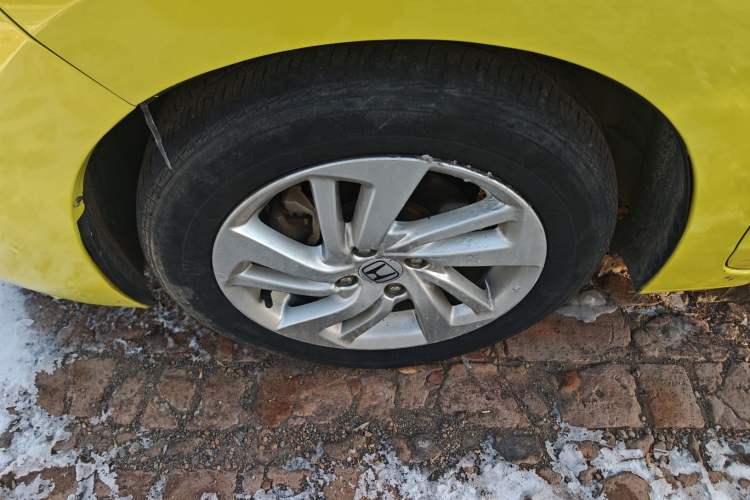 Used Honda Fit 2014 1.5L EX CVT Elite Model Left Front Wheel Hub