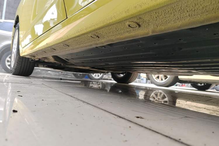 Used Honda Fit 2014 1.5L EX CVT Elite Model Left Side Sill