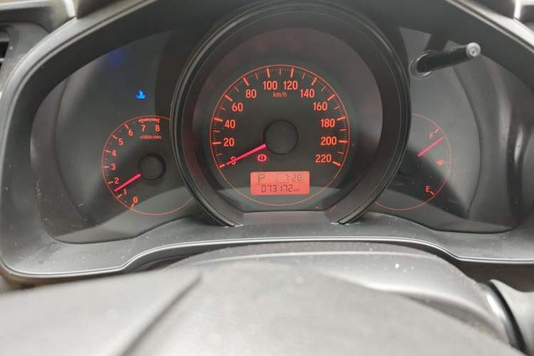 Used Honda Fit 2014 1.5L LX CVT Comfort Model Odometer Close Up