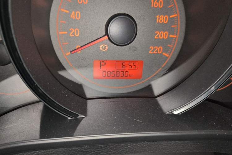 Used Honda Fit 2014 1.5L LX CVT Comfort Model Odometer Close Up