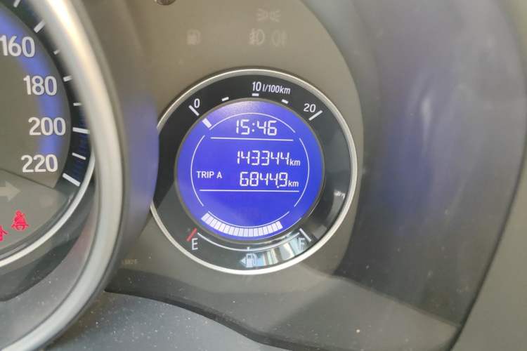 Used Honda Fit 2014 1.5L SE CVT Fashion Model Odometer Close Up